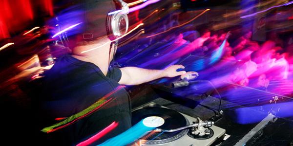 dj-Företagsfest-kickoff-600_300